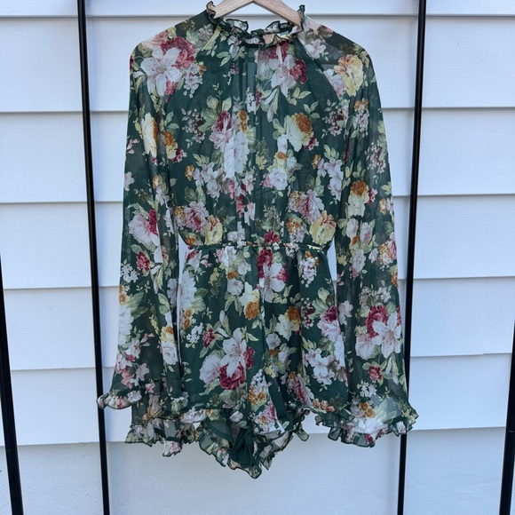 Backless romper size small - Picture 3 of 8